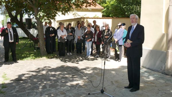A hősökre emlékeztek Oroszlányban