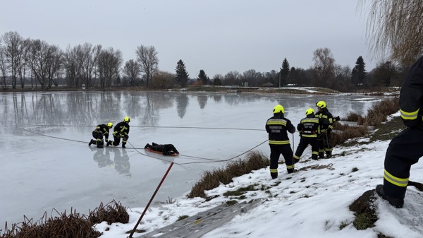 Jégről mentési gyakorlat a Malom-tavon